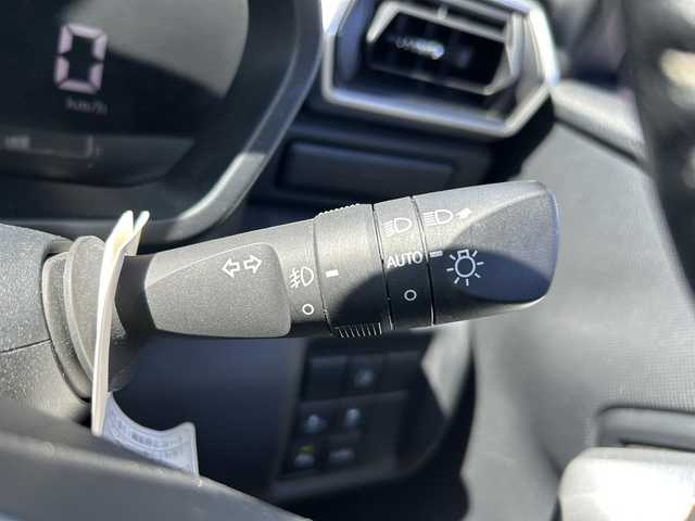 ダイハツ ロッキー プレミアム G HEV 静岡県 2022(令4)年 5.4万km ブラックマイカメタリック/シャイニングホワイトパール 社外9インチナビ/フルセグ/ビルトインETC/CD/DVD/BT/バックカメラ/ハーフレザーシート/シートヒーターD/N席/電動パーキング/追従式クルコン/LEDヘッドライト/フォグ/USBポート/純正AW/マット/バイザー/スマートアシスト/コーナーセンサー/プッシュスタート
