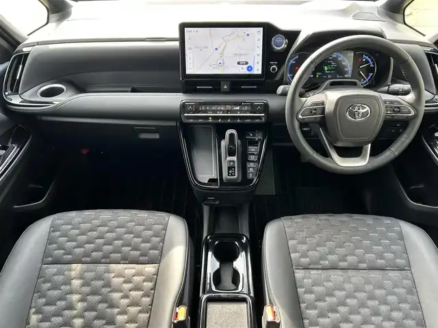 トヨタ ヴォクシー ハイブリッド S－Z 岩手県 2023(令5)年 2.7万km アティチュードブラックマイカ 4WD/純正ナビ/トヨタセーフティーセンス/・レーンディパーチャーアラート/・レーンチェンジアシスト/・プリクラッシュセーフティー/・ブラインドスポットモニター/・フロントクロストラフィックアラート/・リアクロストラフィックアラート/・リアカメラディテクション/・クリアランスソナー/・パーキングサポートブレーキ/・セーフイグジットアシスト/・アドバンスドドライブ/・ロードサインアシスト/・レーダークルーズコントロール/・オートマチックハイビーム/・アダプティブハイビーム/両側パワースライドドア/前後ドライブレコーダー/パノラミックビューモニター/バックカメラ/フロントカメラ/サイドカメラ/パーキングアシスト/シートヒーター/ステアリングヒーター/ステアリングスイッチ/LEDヘッドライト/オートライト/フルセグTV/Bluetooth/CD、DVD/純正17インチアルミホイール/プッシュスタート/スマートキー/スペアキー
