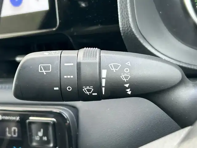 トヨタ ヴォクシー ハイブリッド S－Z 岩手県 2023(令5)年 2.7万km アティチュードブラックマイカ 4WD/純正ナビ/トヨタセーフティーセンス/・レーンディパーチャーアラート/・レーンチェンジアシスト/・プリクラッシュセーフティー/・ブラインドスポットモニター/・フロントクロストラフィックアラート/・リアクロストラフィックアラート/・リアカメラディテクション/・クリアランスソナー/・パーキングサポートブレーキ/・セーフイグジットアシスト/・アドバンスドドライブ/・ロードサインアシスト/・レーダークルーズコントロール/・オートマチックハイビーム/・アダプティブハイビーム/両側パワースライドドア/前後ドライブレコーダー/パノラミックビューモニター/バックカメラ/フロントカメラ/サイドカメラ/パーキングアシスト/シートヒーター/ステアリングヒーター/ステアリングスイッチ/LEDヘッドライト/オートライト/フルセグTV/Bluetooth/CD、DVD/純正17インチアルミホイール/プッシュスタート/スマートキー/スペアキー