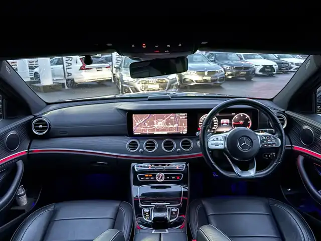 メルセデス・ベンツ Ｍ・ベンツ Ｅ２２０ｄ アバンギャルド AMGライン 山梨県 2019(平31)年 6.5万km オブシディアンブラック 後期　/黒革　/Pサンルーフ /MアンビエントL/純正ＨＤＤナビ/全周囲カメラ/フルセグＴＶ/自動駐車/Ｐシート/シートＨ/マルチビームＬＥＤ/Ａハイビーム/レーダーＳＰ/ステアリングＳ/ＬＫＡ/ＢＳＡ/アップルカープレイ/アンドロイドＡ/保証書