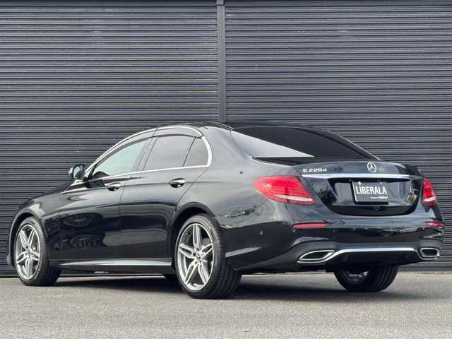 メルセデス・ベンツ Ｍ・ベンツ Ｅ２２０ｄ アバンギャルド AMGライン 山梨県 2019(平31)年 6.5万km オブシディアンブラック 後期　/黒革　/Pサンルーフ /MアンビエントL/純正ＨＤＤナビ/全周囲カメラ/フルセグＴＶ/自動駐車/Ｐシート/シートＨ/マルチビームＬＥＤ/Ａハイビーム/レーダーＳＰ/ステアリングＳ/ＬＫＡ/ＢＳＡ/アップルカープレイ/アンドロイドＡ/保証書
