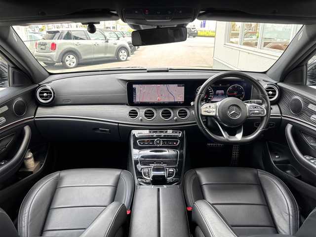 メルセデス・ベンツ Ｍ・ベンツ Ｅ２２０ｄ アバンギャルド AMGライン 山梨県 2019(平31)年 6.5万km オブシディアンブラック 後期　/黒革　/Pサンルーフ /MアンビエントL/純正ＨＤＤナビ/全周囲カメラ/フルセグＴＶ/自動駐車/Ｐシート/シートＨ/マルチビームＬＥＤ/Ａハイビーム/レーダーＳＰ/ステアリングＳ/ＬＫＡ/ＢＳＡ/アップルカープレイ/アンドロイドＡ/保証書