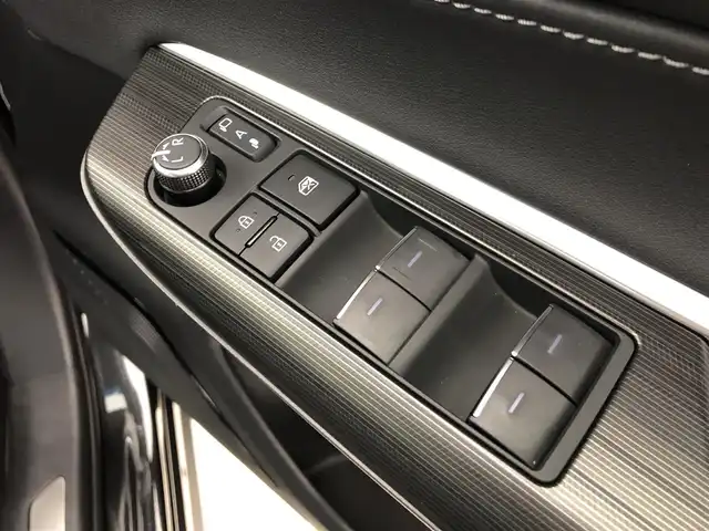 トヨタ ハリアー ハイブリッド G 愛知県 2023(令5)年 8.5万km プレシャスブラックパール トヨタセーフティーセンス/・衝突軽減/・プリクラッシュ/・レーダークルーズコントロール/純正ディスプレイナビ/・フルセグ/・Bluetooth/・Applecarplay/バックカメラ/ステアリングリモコン/革巻きステアリング/パワーシート/ハーフレザーシート/ETC2.0/純正フロアマット/純正AW