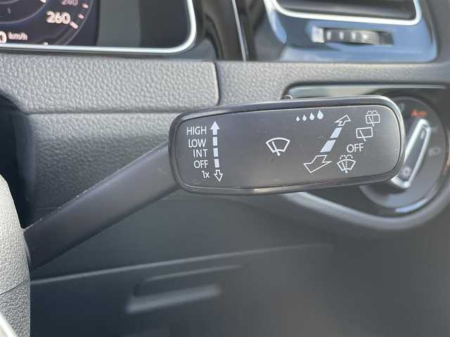 フォルクスワーゲン ゴルフ ヴァリアント TDI ハイライン マイスター 東京都 2020(令2)年 5.9万km ピュアホワイト 純正ナビ/CD/DVD再生/Bluetooth接続/AppleCarPlay/AndroidAuto/バックカメラ/クロレザーシート/シートヒーター/アダプティブクルーズコントロール/ブラインドスポットモニター/衝突被害軽減ブレーキ/レーンキープアシスト/パークディスタンスコントロール/パークアシスト/D席パワーシート/前後ドライブレコーダー/ETC2.0/サイドエアバック/カーテンエアバック