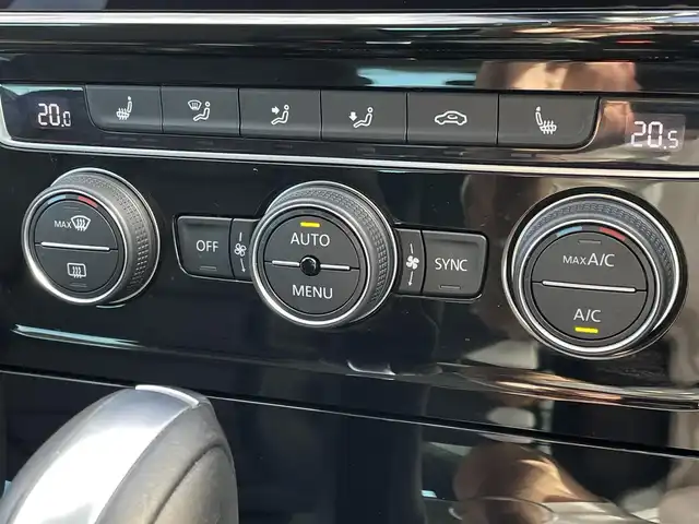 フォルクスワーゲン ゴルフ ヴァリアント TDI ハイライン マイスター 東京都 2020(令2)年 5.9万km ピュアホワイト 純正ナビ/CD/DVD再生/Bluetooth接続/AppleCarPlay/AndroidAuto/バックカメラ/クロレザーシート/シートヒーター/アダプティブクルーズコントロール/ブラインドスポットモニター/衝突被害軽減ブレーキ/レーンキープアシスト/パークディスタンスコントロール/パークアシスト/D席パワーシート/前後ドライブレコーダー/ETC2.0/サイドエアバック/カーテンエアバック