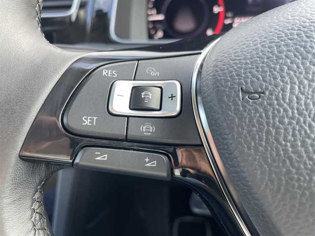 フォルクスワーゲン ゴルフ ヴァリアント TDI ハイライン マイスター 東京都 2020(令2)年 5.9万km ピュアホワイト 純正ナビ/CD/DVD再生/Bluetooth接続/AppleCarPlay/AndroidAuto/バックカメラ/クロレザーシート/シートヒーター/アダプティブクルーズコントロール/ブラインドスポットモニター/衝突被害軽減ブレーキ/レーンキープアシスト/パークディスタンスコントロール/パークアシスト/D席パワーシート/前後ドライブレコーダー/ETC2.0/サイドエアバック/カーテンエアバック