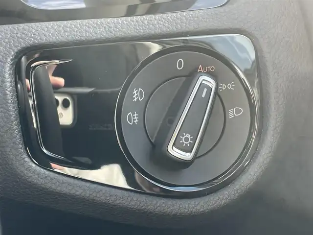フォルクスワーゲン ゴルフ ヴァリアント TDI ハイライン マイスター 東京都 2020(令2)年 5.9万km ピュアホワイト 純正ナビ/CD/DVD再生/Bluetooth接続/AppleCarPlay/AndroidAuto/バックカメラ/クロレザーシート/シートヒーター/アダプティブクルーズコントロール/ブラインドスポットモニター/衝突被害軽減ブレーキ/レーンキープアシスト/パークディスタンスコントロール/パークアシスト/D席パワーシート/前後ドライブレコーダー/ETC2.0/サイドエアバック/カーテンエアバック