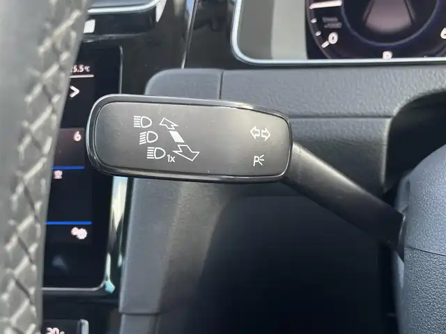 フォルクスワーゲン ゴルフ ヴァリアント TDI ハイライン マイスター 東京都 2020(令2)年 5.9万km ピュアホワイト 純正ナビ/CD/DVD再生/Bluetooth接続/AppleCarPlay/AndroidAuto/バックカメラ/クロレザーシート/シートヒーター/アダプティブクルーズコントロール/ブラインドスポットモニター/衝突被害軽減ブレーキ/レーンキープアシスト/パークディスタンスコントロール/パークアシスト/D席パワーシート/前後ドライブレコーダー/ETC2.0/サイドエアバック/カーテンエアバック