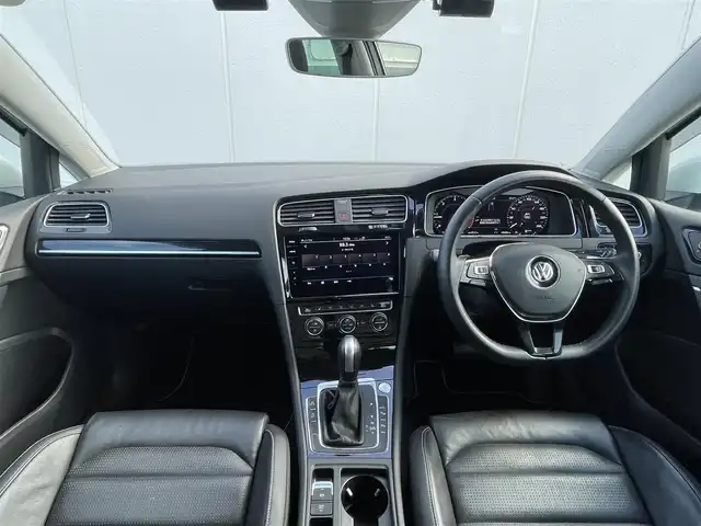 フォルクスワーゲン ゴルフ ヴァリアント TDI ハイライン マイスター 東京都 2020(令2)年 5.9万km ピュアホワイト 純正ナビ/CD/DVD再生/Bluetooth接続/AppleCarPlay/AndroidAuto/バックカメラ/クロレザーシート/シートヒーター/アダプティブクルーズコントロール/ブラインドスポットモニター/衝突被害軽減ブレーキ/レーンキープアシスト/パークディスタンスコントロール/パークアシスト/D席パワーシート/前後ドライブレコーダー/ETC2.0/サイドエアバック/カーテンエアバック
