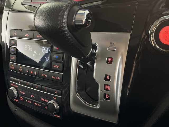 日産 エルグランド 250HWS S アーバンクロム 福岡県 2019(令1)年 6.2万km ブリリアントホワイトパール 純正HDDナビゲーション/純正フリップダウンモニター/全方位モニター/LEDヘッドライト/シートカバー/ETC/ウッドコンビハンドル/ステアリングスイッチ/スマートキー/プッシュスタートエンジン/ドアバイザー/プロアマット