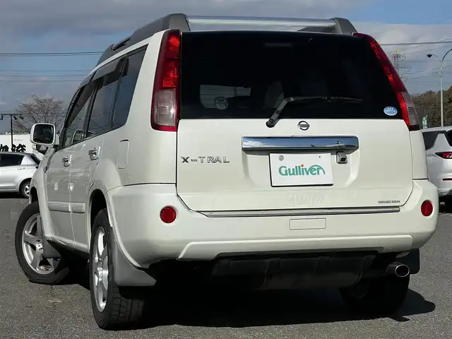 日産 エクストレイル Xtt 道央・札幌 2005(平17)年 17.4万km ホワイトパール ４WD/純正メモリーナビ/AM/FM/SD/CD/DVD/ワンセグ/バックカメラ/レザーシート/前席シートヒーター/革巻きステアリング/スマートキー/フォグランプ/ハロゲンヘッドライト/電動格納ミラー/社外フロアマット/ドアバイザー/スペアキー/ルーフレール/レーダー探知機
