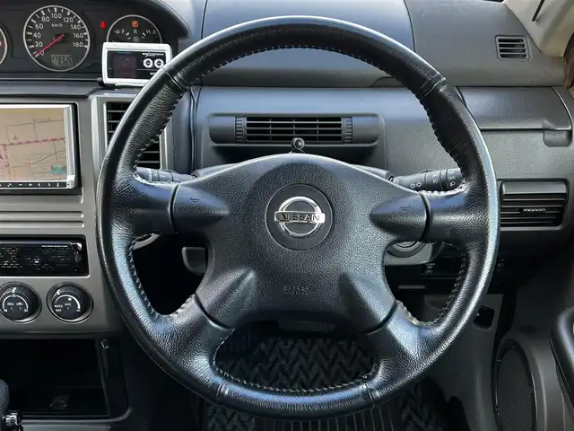 日産 エクストレイル Xtt 道央・札幌 2005(平17)年 17.4万km ホワイトパール ４WD/純正メモリーナビ/AM/FM/SD/CD/DVD/ワンセグ/バックカメラ/レザーシート/前席シートヒーター/革巻きステアリング/スマートキー/フォグランプ/ハロゲンヘッドライト/電動格納ミラー/社外フロアマット/ドアバイザー/スペアキー/ルーフレール/レーダー探知機