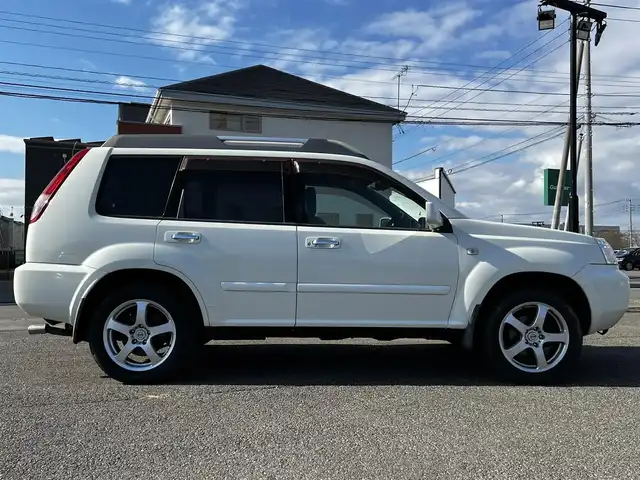 日産 エクストレイル Xtt 道央・札幌 2005(平17)年 17.4万km ホワイトパール ４WD/純正メモリーナビ/AM/FM/SD/CD/DVD/ワンセグ/バックカメラ/レザーシート/前席シートヒーター/革巻きステアリング/スマートキー/フォグランプ/ハロゲンヘッドライト/電動格納ミラー/社外フロアマット/ドアバイザー/スペアキー/ルーフレール/レーダー探知機