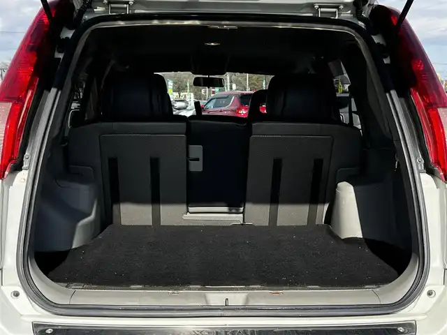 日産 エクストレイル Xtt 道央・札幌 2005(平17)年 17.4万km ホワイトパール ４WD/純正メモリーナビ/AM/FM/SD/CD/DVD/ワンセグ/バックカメラ/レザーシート/前席シートヒーター/革巻きステアリング/スマートキー/フォグランプ/ハロゲンヘッドライト/電動格納ミラー/社外フロアマット/ドアバイザー/スペアキー/ルーフレール/レーダー探知機