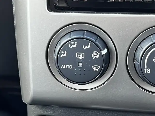 日産 エクストレイル Xtt 道央・札幌 2005(平17)年 17.4万km ホワイトパール ４WD/純正メモリーナビ/AM/FM/SD/CD/DVD/ワンセグ/バックカメラ/レザーシート/前席シートヒーター/革巻きステアリング/スマートキー/フォグランプ/ハロゲンヘッドライト/電動格納ミラー/社外フロアマット/ドアバイザー/スペアキー/ルーフレール/レーダー探知機