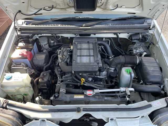 スズキ ジムニー ランドベンチャー 茨城県 2008(平20)年 4.8万km パールホワイト ナビ/-AM/FM/TV/ルーフレール /ETC /D席シートヒーター /前方ドライブレコーダー /純正アルミホイール /スペアキー /スペアタイヤ /リモコンキー /ASSURAレーダー探知機 /ハーフレザーシート /4WD /パワーウィンドウ