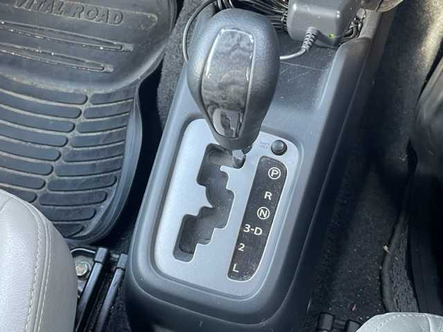 スズキ ジムニー ランドベンチャー 茨城県 2008(平20)年 4.8万km パールホワイト ナビ/-AM/FM/TV/ルーフレール /ETC /D席シートヒーター /前方ドライブレコーダー /純正アルミホイール /スペアキー /スペアタイヤ /リモコンキー /ASSURAレーダー探知機 /ハーフレザーシート /4WD /パワーウィンドウ