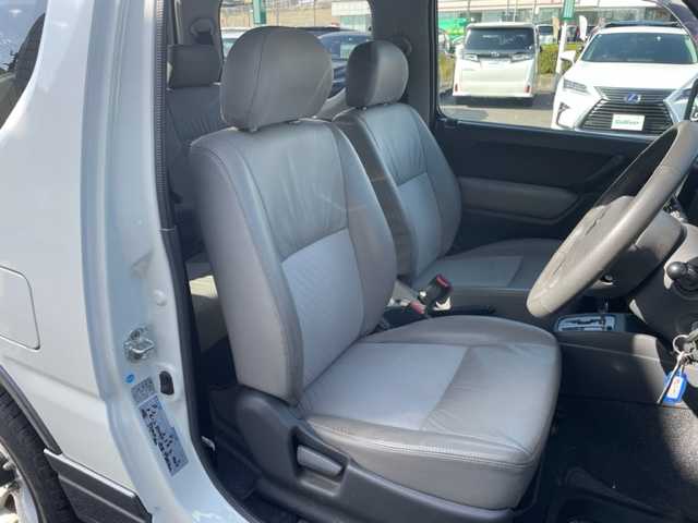 スズキ ジムニー ランドベンチャー 茨城県 2008(平20)年 4.8万km パールホワイト ナビ/-AM/FM/TV/ルーフレール /ETC /D席シートヒーター /前方ドライブレコーダー /純正アルミホイール /スペアキー /スペアタイヤ /リモコンキー /ASSURAレーダー探知機 /ハーフレザーシート /4WD /パワーウィンドウ