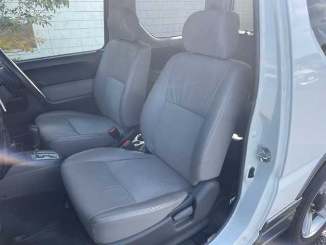 スズキ ジムニー ランドベンチャー 茨城県 2008(平20)年 4.8万km パールホワイト ナビ/-AM/FM/TV/ルーフレール /ETC /D席シートヒーター /前方ドライブレコーダー /純正アルミホイール /スペアキー /スペアタイヤ /リモコンキー /ASSURAレーダー探知機 /ハーフレザーシート /4WD /パワーウィンドウ