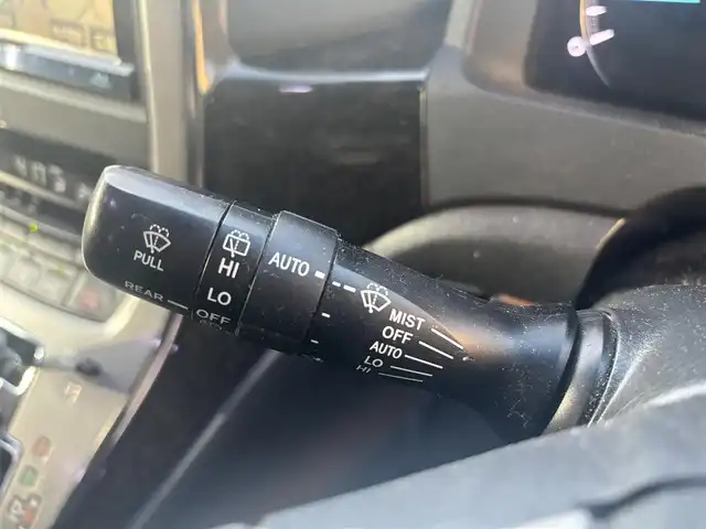 トヨタ ヴェルファイア 2．4Z Gエディション 愛知県 2013(平25)年 12.2万km ホワイトパールクリスタルシャイン ワンオーナー/4WD/両側パワースライドドア/純正フリップダウンモニター/純正HDDナビ(ワンセグ/BT/BD/DVD/CD/USB/ラジオ）/バックカメラ/ETC/クルーズコントロール/ABS/横滑り防止装置/盗難防止装置/オートライト/前後コーナーセンサー/シートポジションメモリー/レザーシート/パワーシート/シートヒーター/チップアップシート/オットマン/純正フロアマット/純正アルミホイール/パワーステアリング/パワーウィンドウ/ドアバイザー/フォグランプ/スマートキー/スペアキー/保証書/取扱説明書