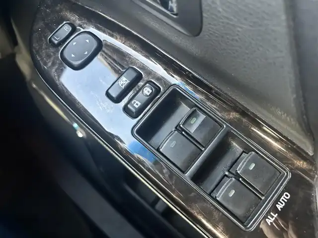 トヨタ ヴェルファイア 2．4Z Gエディション 愛知県 2013(平25)年 12.2万km ホワイトパールクリスタルシャイン ワンオーナー/4WD/両側パワースライドドア/純正フリップダウンモニター/純正HDDナビ(ワンセグ/BT/BD/DVD/CD/USB/ラジオ）/バックカメラ/ETC/クルーズコントロール/ABS/横滑り防止装置/盗難防止装置/オートライト/前後コーナーセンサー/シートポジションメモリー/レザーシート/パワーシート/シートヒーター/チップアップシート/オットマン/純正フロアマット/純正アルミホイール/パワーステアリング/パワーウィンドウ/ドアバイザー/フォグランプ/スマートキー/スペアキー/保証書/取扱説明書