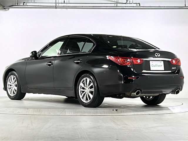 日産 スカイライン 200GT－t タイプP 広島県 2016(平28)年 4.4万km スーパーブラック 禁煙/エマージェンシーブレーキ/車線逸脱警報/BＳＷ/レーダークルーズコントロール/純正ナビ/・フルセグ/CD/DVD/Bluetooth/MusicBox）AUX/USB/アラウンドビューモニター/コーナーセンサー/革巻きステアリング/ステアリングスイッチ/オートライト/電動格納ウィンカーミラー/パワーシート/シートヒーター/レザーシート/ＬＥＤヘッドライト/フォグランプ/スマートキー/プッシュスタート/ビルトインＥＴＣ/ドアバイザー