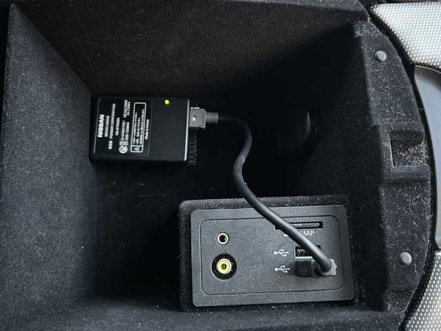 日産 スカイライン 200GT－t タイプP 広島県 2016(平28)年 4.4万km スーパーブラック 禁煙/エマージェンシーブレーキ/車線逸脱警報/BＳＷ/レーダークルーズコントロール/純正ナビ/・フルセグ/CD/DVD/Bluetooth/MusicBox）AUX/USB/アラウンドビューモニター/コーナーセンサー/革巻きステアリング/ステアリングスイッチ/オートライト/電動格納ウィンカーミラー/パワーシート/シートヒーター/レザーシート/ＬＥＤヘッドライト/フォグランプ/スマートキー/プッシュスタート/ビルトインＥＴＣ/ドアバイザー