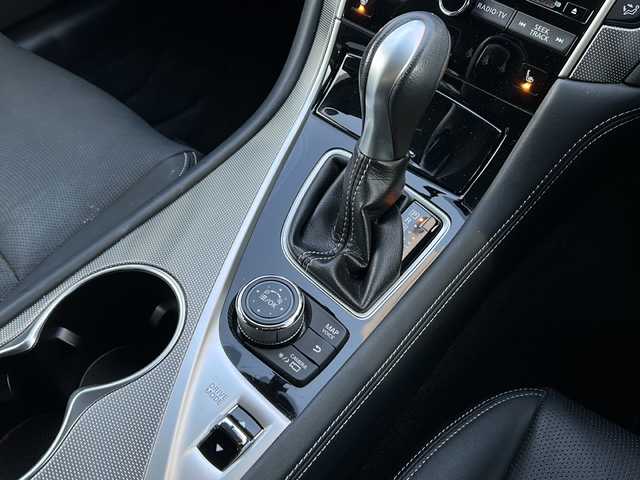 日産 スカイライン 200GT－t タイプP 広島県 2016(平28)年 4.4万km スーパーブラック 禁煙/エマージェンシーブレーキ/車線逸脱警報/BＳＷ/レーダークルーズコントロール/純正ナビ/・フルセグ/CD/DVD/Bluetooth/MusicBox）AUX/USB/アラウンドビューモニター/コーナーセンサー/革巻きステアリング/ステアリングスイッチ/オートライト/電動格納ウィンカーミラー/パワーシート/シートヒーター/レザーシート/ＬＥＤヘッドライト/フォグランプ/スマートキー/プッシュスタート/ビルトインＥＴＣ/ドアバイザー