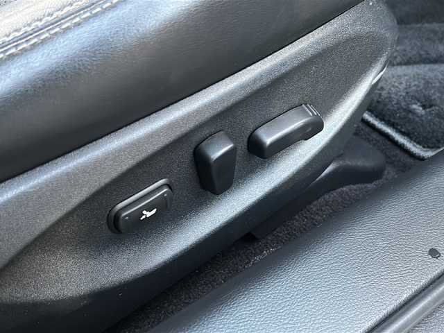 日産 スカイライン 200GT－t タイプP 広島県 2016(平28)年 4.4万km スーパーブラック 禁煙/エマージェンシーブレーキ/車線逸脱警報/BＳＷ/レーダークルーズコントロール/純正ナビ/・フルセグ/CD/DVD/Bluetooth/MusicBox）AUX/USB/アラウンドビューモニター/コーナーセンサー/革巻きステアリング/ステアリングスイッチ/オートライト/電動格納ウィンカーミラー/パワーシート/シートヒーター/レザーシート/ＬＥＤヘッドライト/フォグランプ/スマートキー/プッシュスタート/ビルトインＥＴＣ/ドアバイザー