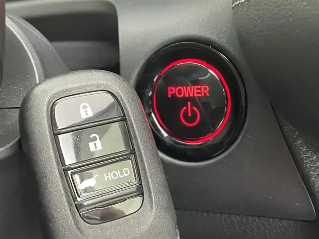 ホンダ ＺＲ－Ｖ ハイブリッド e:HEV Z 熊本県 2024(令6)年 1.8万km クリスタルブラックパール BOSEサウンド/純正ナビ（ＢＴ・フルセグ・ＵＳＢ）/アラウンドビューモニター/前後ドライブレコーダー　/ビルトインＥＴＣ２．０　/前席シートヒーター　/前席パワーシート　/ステアリングヒーター/パワーバックドア/レーダークルーズコントロール/衝突軽減ブレーキ/レーンキープアシスト/路外逸脱制御機能/ブラインドスポットモニター/踏み間違い衝突軽減ブレーキ/パーキングセンサー警報/ダウンヒルアシスト/横滑り防止/置くだけ充電/前後クリアランスソナー/純正フロアマット/純正１８インチAW/オートライト/LEDヘッドライト/フォグライト/スマートキー/プッシュスタート/スペアキー1本