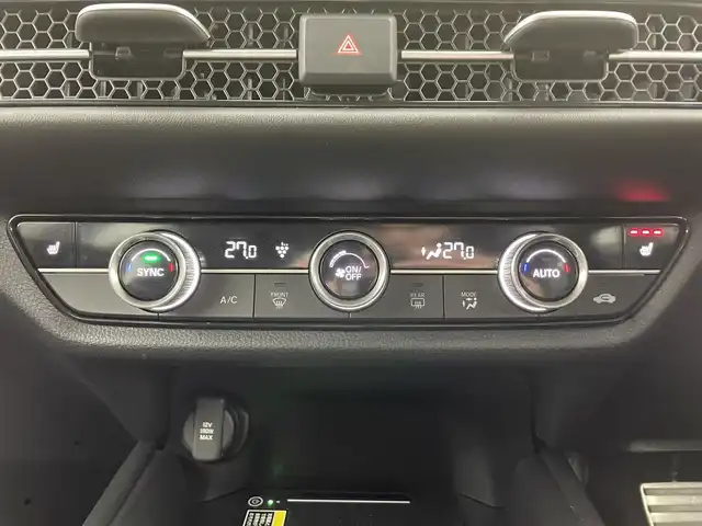 ホンダ ＺＲ－Ｖ ハイブリッド e:HEV Z 熊本県 2024(令6)年 1.8万km クリスタルブラックパール BOSEサウンド/純正ナビ（ＢＴ・フルセグ・ＵＳＢ）/アラウンドビューモニター/前後ドライブレコーダー　/ビルトインＥＴＣ２．０　/前席シートヒーター　/前席パワーシート　/ステアリングヒーター/パワーバックドア/レーダークルーズコントロール/衝突軽減ブレーキ/レーンキープアシスト/路外逸脱制御機能/ブラインドスポットモニター/踏み間違い衝突軽減ブレーキ/パーキングセンサー警報/ダウンヒルアシスト/横滑り防止/置くだけ充電/前後クリアランスソナー/純正フロアマット/純正１８インチAW/オートライト/LEDヘッドライト/フォグライト/スマートキー/プッシュスタート/スペアキー1本