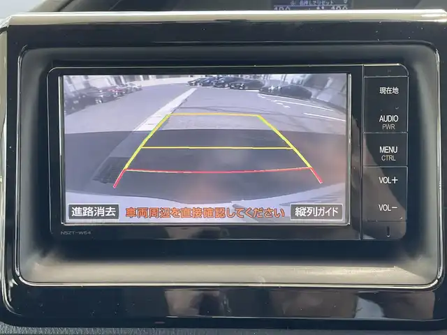 トヨタ ノア Si 岡山県 2014(平26)年 10.2万km ホワイトパールクリスタルシャイン 登録時走行距離101698km/フリップダウンモニター/社外SDナビ/(AM/FM/TV/DISC/BT/DS)/アイドリングストップ/バックカメラ/ビルトインETC/前後ドライブレコーダー/両側パワースライドドア/クルーズコントロール/F+Rエアロ/スマートキー/スペアキー×1/プッシュスタート/純正16インチアルミホイール/LEDヘッドライト