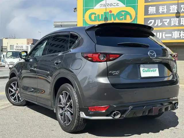 マツダ ＣＸ－５ XD Lパッケージ 三重県 2018(平30)年 7万km マシーングレープレミアムM ♪４WD♪/社外エアロ/　・フロントスポイラー/　・リアスカート/i-ACTIVSENCE/　・車線逸脱警報システム/　・ブラインドスポットモニタリング/　・交通標識認識システム/　・車間認知支援システム/　・ドライバーアテンションアラート/　・３６０°ビューモニター/　・マツダレーダークルーズコントロール/　・レーンキープアシストシステム/　・アドバンスドスマートシティブレーキサポート/　・スマートブレーキサポート/純正メーカーナビ/　・Bluetooth/　・フルセグ/　・DVD再生/　・USB/　・AUX/アルパインフリップダウンモニター/BOSEサウンドシステム/パワーバックドア/ブラックレザーシート/ヘッドアップディスプレイ/LEDヘッドライト/LEDフォグライト/社外マフラーカッター/D・N席(シートヒーター・パワーシート)/D席シートメモリ/スマートキー/プッシュスタート/ステアリングヒーター/ステアリングスイッチ/オートリトラクタブルミラー/ターンミラー/純正フロアマット/ドライブレコーダー/ETC