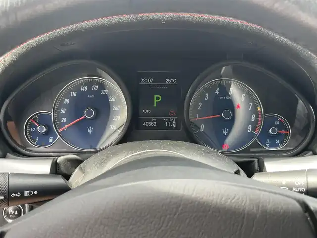 マセラティ グラントゥーリズモ スポーツ MC オートシフト 千葉県 2014(平26)年 4.1万km 黒 禁煙車/中期左ハンドル/アルパインナビ/バックカメラ/純正２０インチアルミ/黒革ハーフレザーシート/パドルシフト/地デジチューナー/リモコンキー/スペアキー/パワーシート