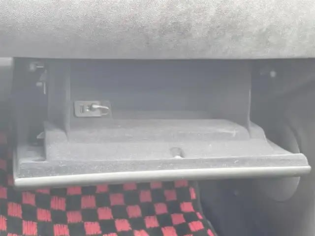 マセラティ グラントゥーリズモ スポーツ MC オートシフト 千葉県 2014(平26)年 4.1万km 黒 禁煙車/中期左ハンドル/アルパインナビ/バックカメラ/純正２０インチアルミ/黒革ハーフレザーシート/パドルシフト/地デジチューナー/リモコンキー/スペアキー/パワーシート