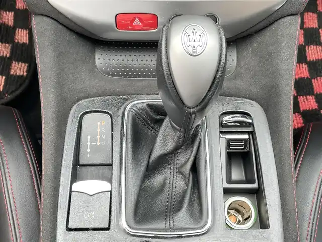 マセラティ グラントゥーリズモ スポーツ MC オートシフト 千葉県 2014(平26)年 4.1万km 黒 禁煙車/中期左ハンドル/アルパインナビ/バックカメラ/純正２０インチアルミ/黒革ハーフレザーシート/パドルシフト/地デジチューナー/リモコンキー/スペアキー/パワーシート