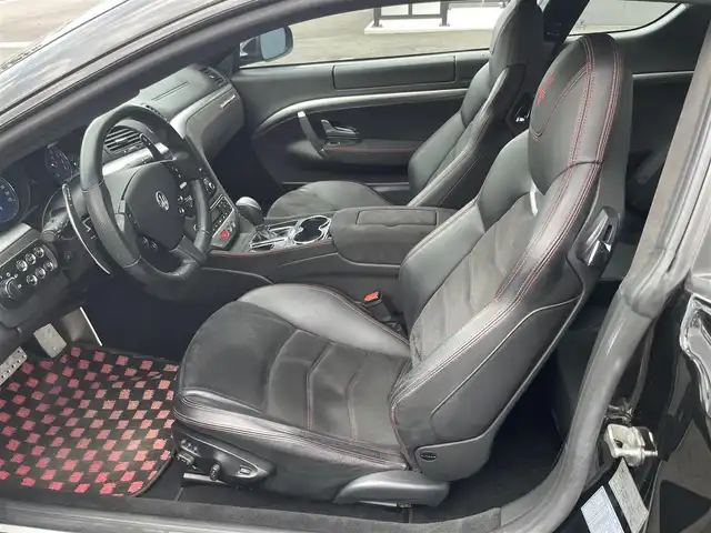 マセラティ グラントゥーリズモ スポーツ MC オートシフト 千葉県 2014(平26)年 4.1万km 黒 禁煙車/中期左ハンドル/アルパインナビ/バックカメラ/純正２０インチアルミ/黒革ハーフレザーシート/パドルシフト/地デジチューナー/リモコンキー/スペアキー/パワーシート