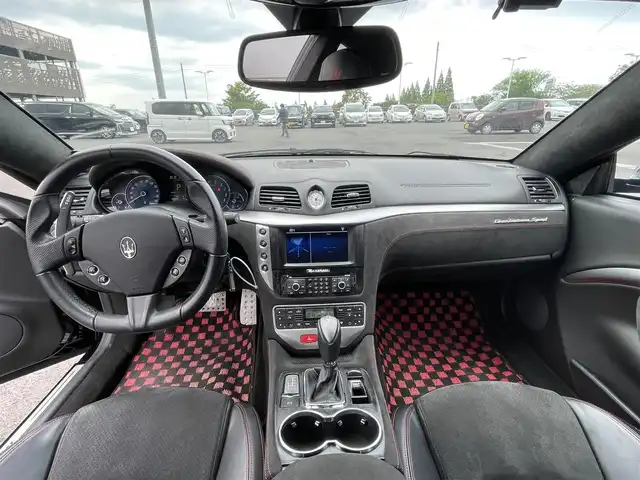 マセラティ グラントゥーリズモ スポーツ MC オートシフト 千葉県 2014(平26)年 4.1万km 黒 禁煙車/中期左ハンドル/アルパインナビ/バックカメラ/純正２０インチアルミ/黒革ハーフレザーシート/パドルシフト/地デジチューナー/リモコンキー/スペアキー/パワーシート