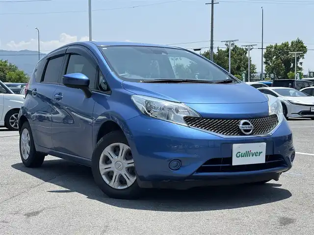 日産 ノート XVセレ +セーフ 奈良県 2015(平27)年 9.5万km シャイニングブルー 社外ナビ(フルセグTV/CD/DVD/AM・FM/AUX)/ETC/衝突被害軽減ブレーキ/LDW(車線逸脱警報)/踏み間違い防止アシスト/アイドリングストップ機能/ISOFIX/ドアバイザー/スマートキー/プッシュスタート
