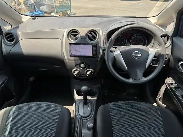 日産 ノート XVセレ +セーフ 奈良県 2015(平27)年 9.5万km シャイニングブルー 社外ナビ(フルセグTV/CD/DVD/AM・FM/AUX)/ETC/衝突被害軽減ブレーキ/LDW(車線逸脱警報)/踏み間違い防止アシスト/アイドリングストップ機能/ISOFIX/ドアバイザー/スマートキー/プッシュスタート