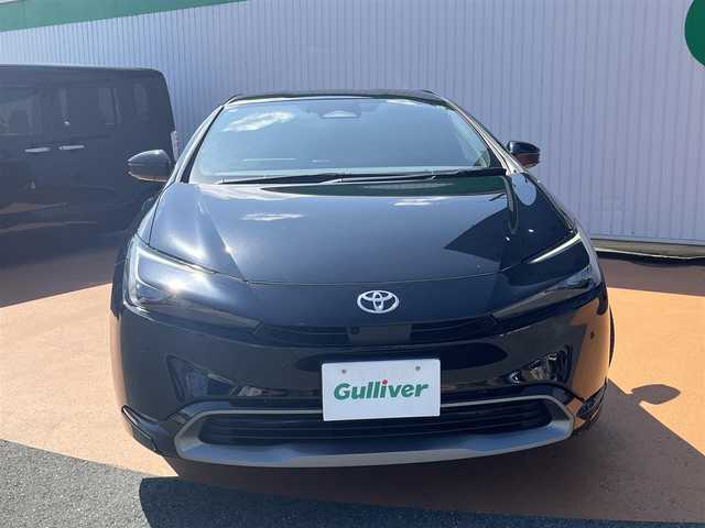 トヨタ プリウス Z 三重県 2023(令5)年 4.4万km アティチュードブラックマイカ ワンオーナー/セーフティセンス/プリクラッシュセーフティ/レーダークルーズ/ブラインドスポットモニタリング/パノラミックビューモニター/トヨタチームメイト/19インチアルミホイール/ツヤありブラックホイールアーチ/ステアリングヒーター/合皮スポーティシート/メモリー付きパワーシート/シートヒーター/シートベンチレーション/パワーバックドア/12.3インチディスプレイオーディオ/純正ナビゲーション/地デジTV