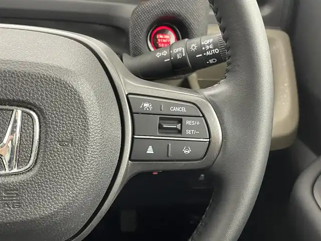 ホンダ フリード AIR EX 福岡県 2024(令6)年 1.5万km プラチナホワイトパール 純正１１．４型ナビ／フルセグＴＶ　/バックカメラ　/ナビ連動前後ドラレコ　/ＥＴＣ　/レーダークルコン　/コーナーセンサー　/衝突被害軽減ブレーキ　/レーンキープ　/ＢＳＭ　/アクセル踏み間違い防止　/両側電動スライドドア　/シートヒーター　/ハーフレザーシート　/純正1５インチアルミホイール　/ＬＥＤヘッドライト