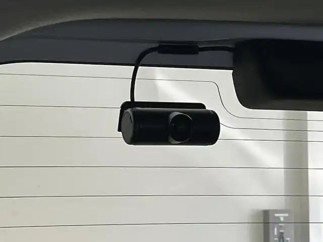 ホンダ フリード AIR EX 福岡県 2024(令6)年 1.5万km プラチナホワイトパール 純正１１．４型ナビ／フルセグＴＶ　/バックカメラ　/ナビ連動前後ドラレコ　/ＥＴＣ　/レーダークルコン　/コーナーセンサー　/衝突被害軽減ブレーキ　/レーンキープ　/ＢＳＭ　/アクセル踏み間違い防止　/両側電動スライドドア　/シートヒーター　/ハーフレザーシート　/純正1５インチアルミホイール　/ＬＥＤヘッドライト