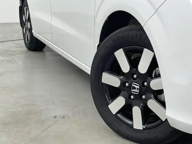 ホンダ フリード AIR EX 福岡県 2024(令6)年 1.5万km プラチナホワイトパール 純正１１．４型ナビ／フルセグＴＶ　/バックカメラ　/ナビ連動前後ドラレコ　/ＥＴＣ　/レーダークルコン　/コーナーセンサー　/衝突被害軽減ブレーキ　/レーンキープ　/ＢＳＭ　/アクセル踏み間違い防止　/両側電動スライドドア　/シートヒーター　/ハーフレザーシート　/純正1５インチアルミホイール　/ＬＥＤヘッドライト