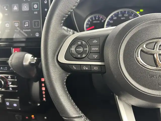 ダイハツ ロッキー G 千葉県 2020(令2)年 2.6万km ブラックマイカメタリック 禁煙車/衝突軽減ブレーキ/レーンキープアシスト/オートハイビーム/レーダークルーズコントロール/前後コーナーセンサー/純正メモリナビ/　CD/DVD/BT/フルセグ/バックカメラ/ビルトインETC/前席シートヒーター/ステアリングスイッチ/プッシュスタート＆スマートキー/純正17インチアルミホイール