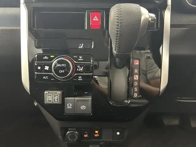 ダイハツ ロッキー G 千葉県 2020(令2)年 2.6万km ブラックマイカメタリック 禁煙車/衝突軽減ブレーキ/レーンキープアシスト/オートハイビーム/レーダークルーズコントロール/前後コーナーセンサー/純正メモリナビ/　CD/DVD/BT/フルセグ/バックカメラ/ビルトインETC/前席シートヒーター/ステアリングスイッチ/プッシュスタート＆スマートキー/純正17インチアルミホイール