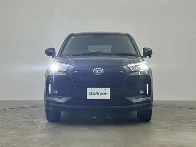 ダイハツ ロッキー G 千葉県 2020(令2)年 2.6万km ブラックマイカメタリック 禁煙車/衝突軽減ブレーキ/レーンキープアシスト/オートハイビーム/レーダークルーズコントロール/前後コーナーセンサー/純正メモリナビ/　CD/DVD/BT/フルセグ/バックカメラ/ビルトインETC/前席シートヒーター/ステアリングスイッチ/プッシュスタート＆スマートキー/純正17インチアルミホイール
