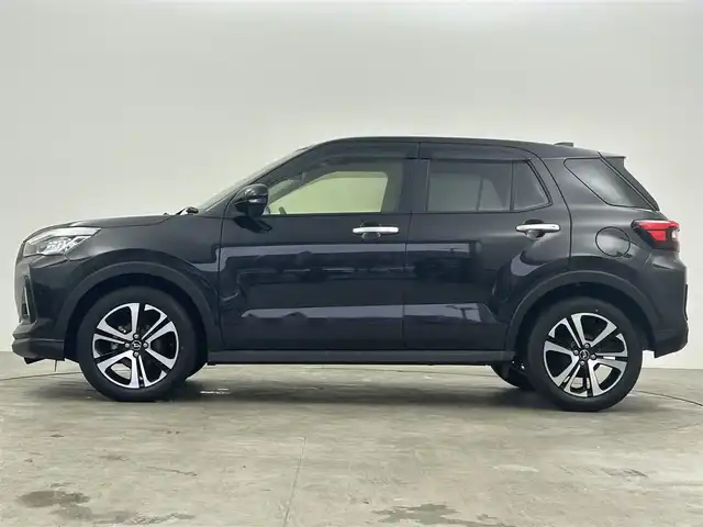 ダイハツ ロッキー G 千葉県 2020(令2)年 2.6万km ブラックマイカメタリック 禁煙車/衝突軽減ブレーキ/レーンキープアシスト/オートハイビーム/レーダークルーズコントロール/前後コーナーセンサー/純正メモリナビ/　CD/DVD/BT/フルセグ/バックカメラ/ビルトインETC/前席シートヒーター/ステアリングスイッチ/プッシュスタート＆スマートキー/純正17インチアルミホイール