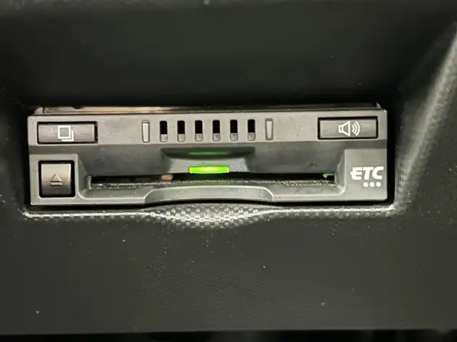 ダイハツ ロッキー G 千葉県 2020(令2)年 2.6万km ブラックマイカメタリック 禁煙車/衝突軽減ブレーキ/レーンキープアシスト/オートハイビーム/レーダークルーズコントロール/前後コーナーセンサー/純正メモリナビ/　CD/DVD/BT/フルセグ/バックカメラ/ビルトインETC/前席シートヒーター/ステアリングスイッチ/プッシュスタート＆スマートキー/純正17インチアルミホイール