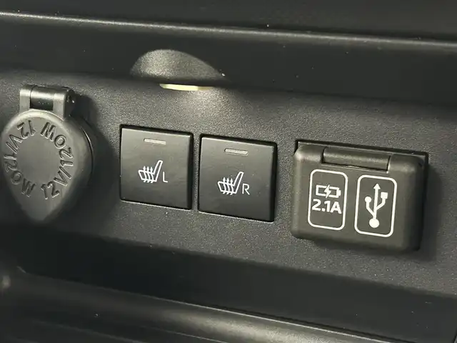 ダイハツ ロッキー G 千葉県 2020(令2)年 2.6万km ブラックマイカメタリック 禁煙車/衝突軽減ブレーキ/レーンキープアシスト/オートハイビーム/レーダークルーズコントロール/前後コーナーセンサー/純正メモリナビ/　CD/DVD/BT/フルセグ/バックカメラ/ビルトインETC/前席シートヒーター/ステアリングスイッチ/プッシュスタート＆スマートキー/純正17インチアルミホイール